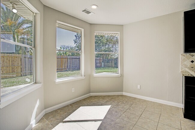 Building Photo - 6506 Larissa Cir