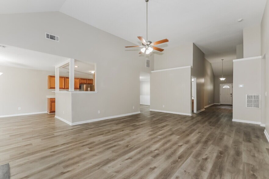 Building Photo - 1597 Rice Square