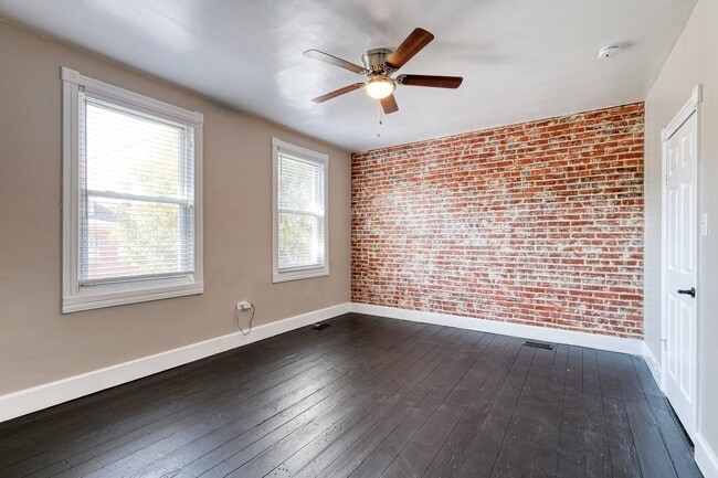 Building Photo - 517 S Ann St