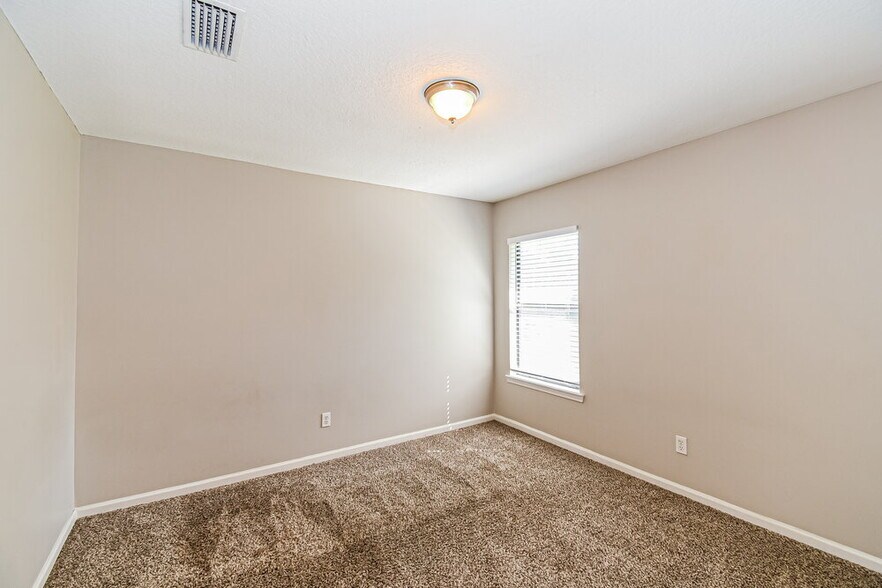 Building Photo - 7686 Arancio Dr