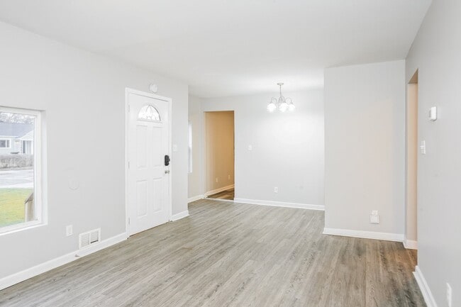 Building Photo - 3354 N Chester Ave