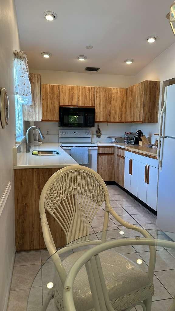 Building Photo - 3360 Lucerne Park Dr