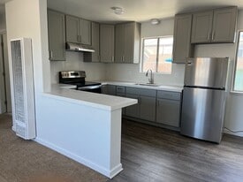 Building Photo - 1576 Pacific Ave