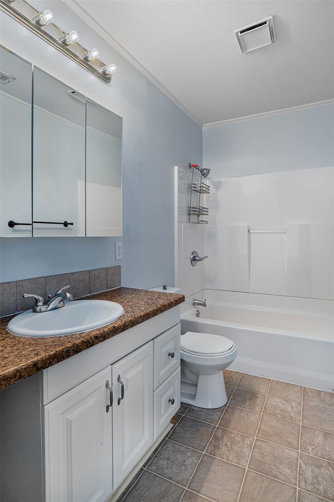 Building Photo - "Charming 3-Bedroom Home with Cozy Fireplace in Bossier City"