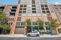 Building Photo - 400 W Ontario St