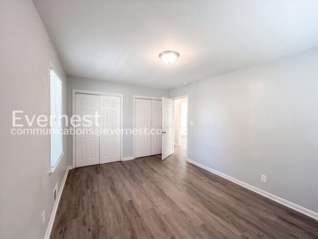 Building Photo - Limited Time Special Offer / 3 beds 2 baths Spacious Single Family Home with Carport and Deck /  ...