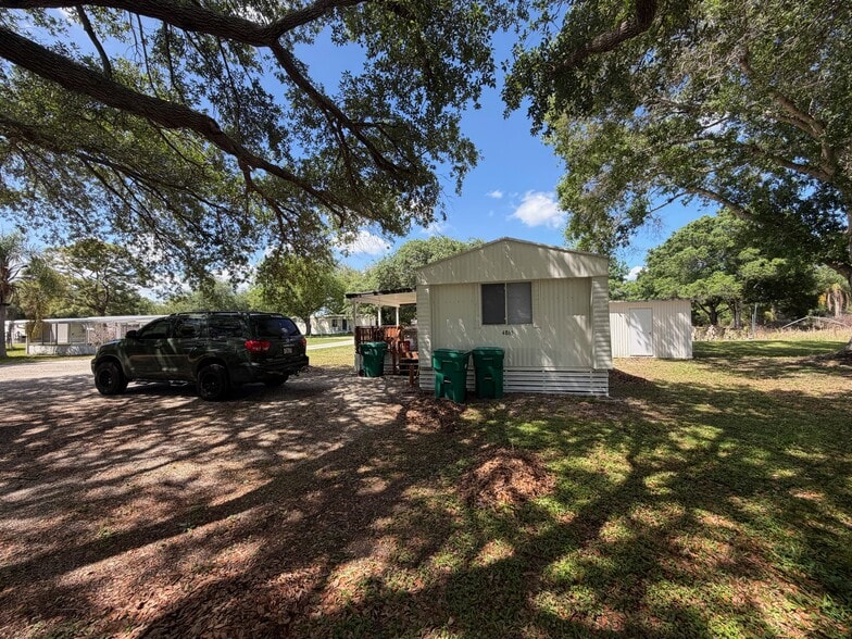 Building Photo - 4865 NW 27th St