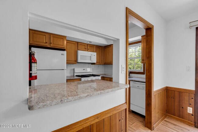 Building Photo - 1112 Wildwood Ave