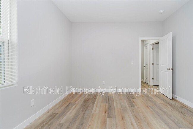 Building Photo - 821 Orange St