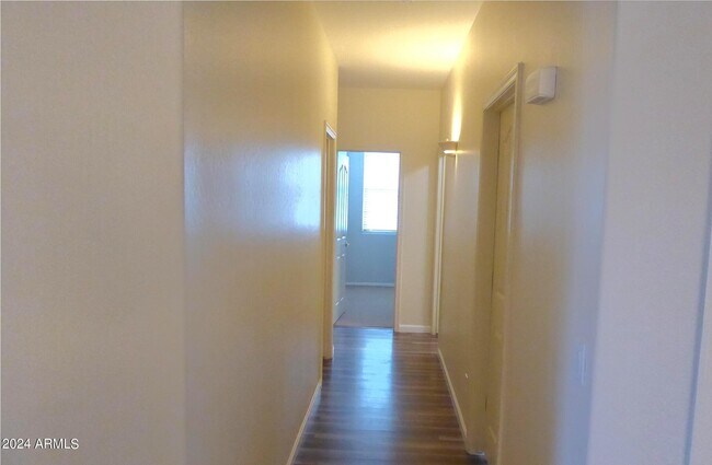 Building Photo - 12511 W Glenrosa Dr