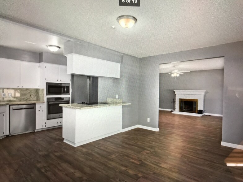 Building Photo - 1330 N Winery Ave