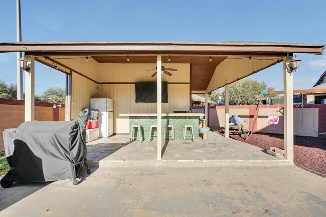 Building Photo - 2122 Mallorca Dr