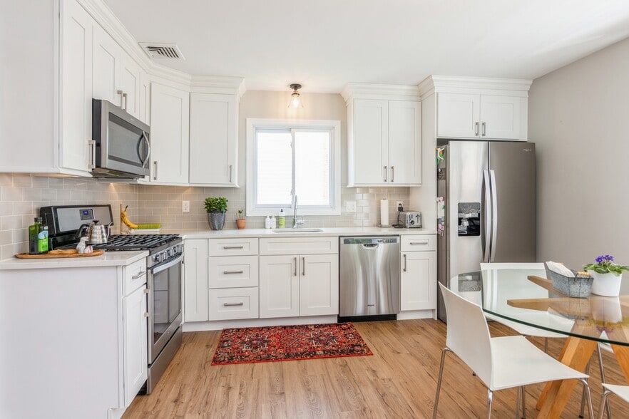Kitchen 2 - 216 Holly Street