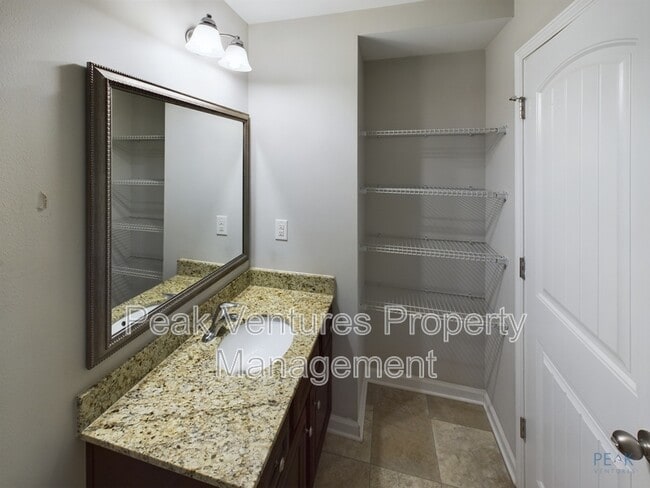 Building Photo - 11 Endeavor Cir