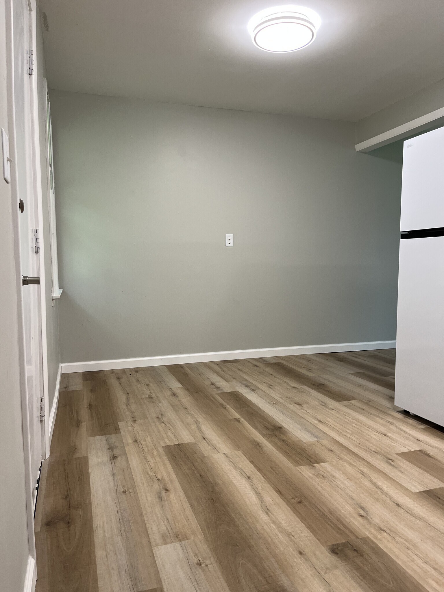 Kitchen dining nook - 5943 Raytown Rd