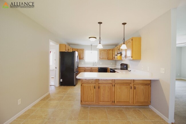 Building Photo - Beautiful 4 Bedroom - 2 Bath Home Close to Flint Hills Christian School!