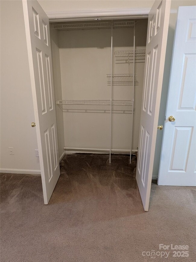 Building Photo - 5589 Wrenn Dr