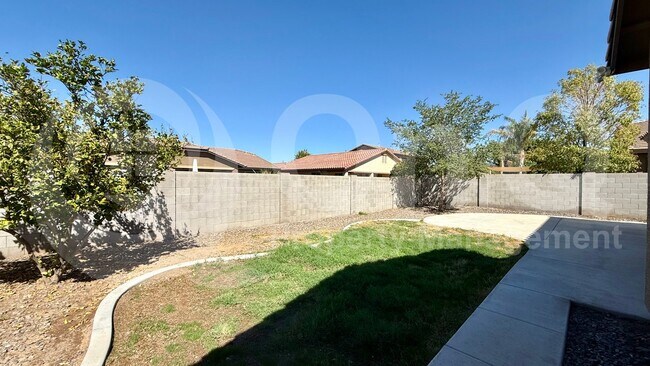 Building Photo - 1124 W Fir Tree Rd