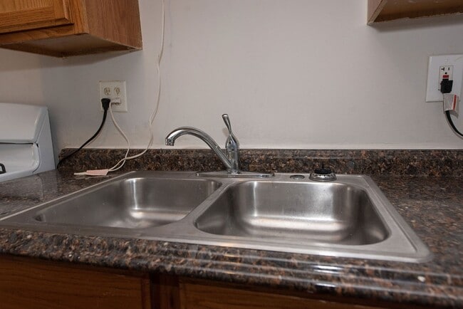 Building Photo - Cute 3Bed 1 Bath on Cul De Sac in College ...