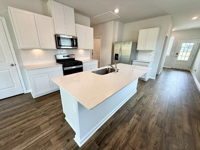 Building Photo - New Legacy Farms Home | Resort-Style Amenities!