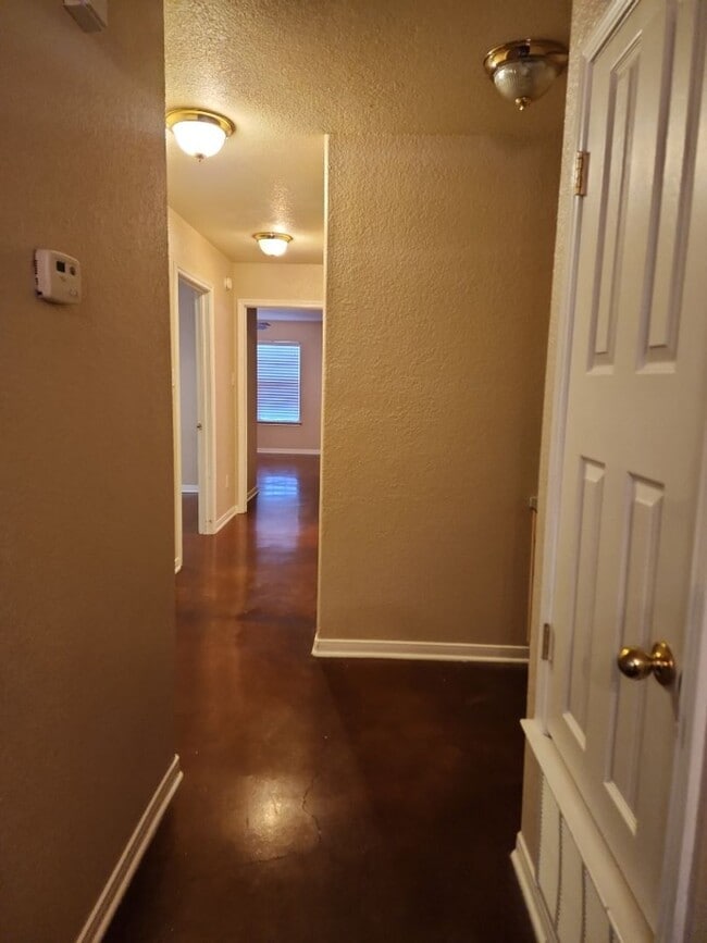 Building Photo - 1606 Libby Ln