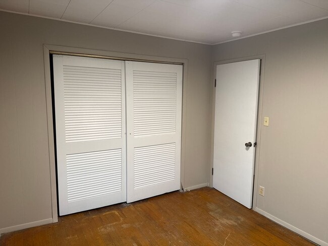 Building Photo - 3 Bedroom, 2 Bathroom updated home for $995!