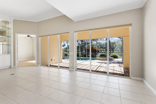 Building Photo - ** ISLAND WALK ** 3 BED + DEN / 2.5 BATH -...