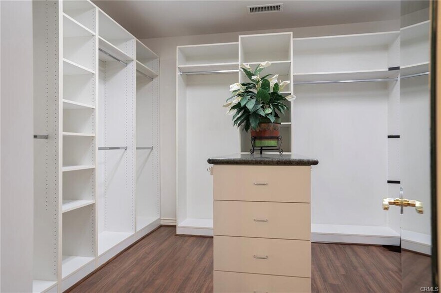 Building Photo - 4063 Benedict Canyon Dr