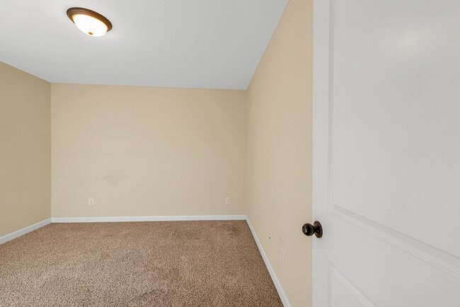Building Photo - 309 Channel Run Ln