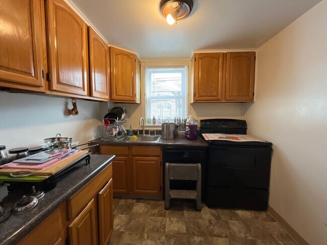 Building Photo - 2280 Main St