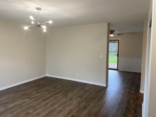 Building Photo - 115 Meadowbrook Ln