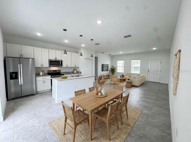 Building Photo - 6142 SW 154th Place Rd