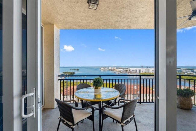 Building Photo - 5823 Bowen Daniel Dr