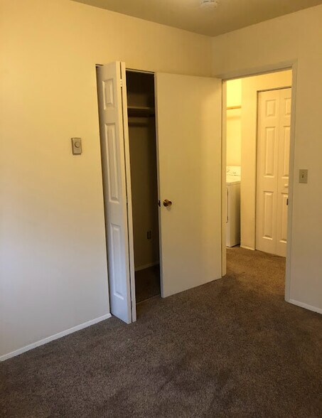 Building Photo - 5540 First Ct