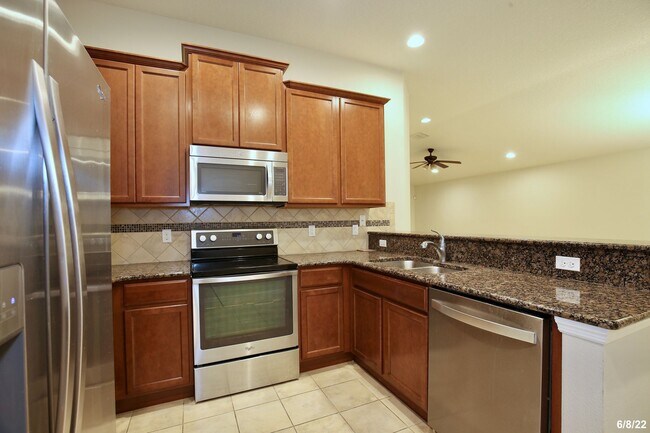 Building Photo - Beautiful 3/2 Corner Duplex with Water Vie...