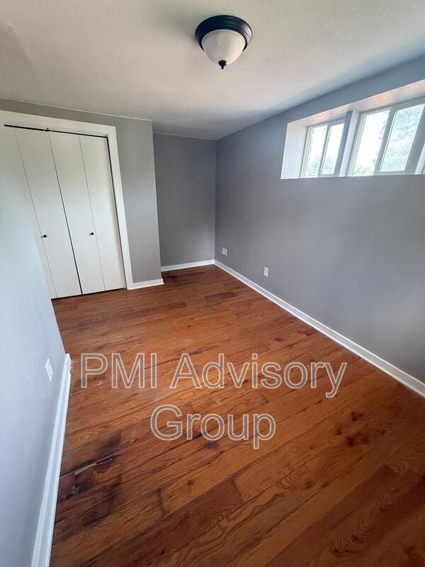 Building Photo - 1409 NE Sardou Ave