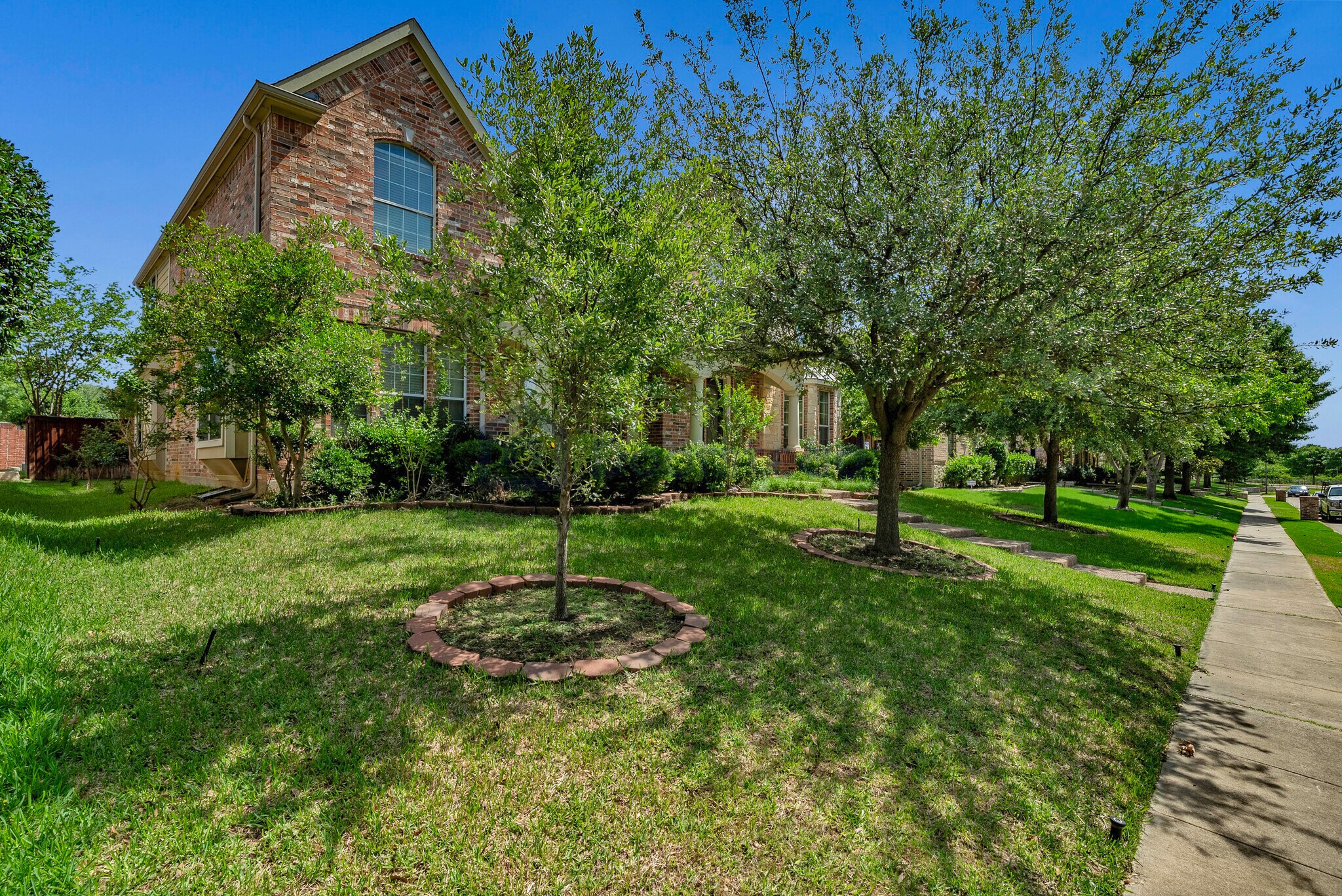 Building Photo - 1513 Van Winkle Dr