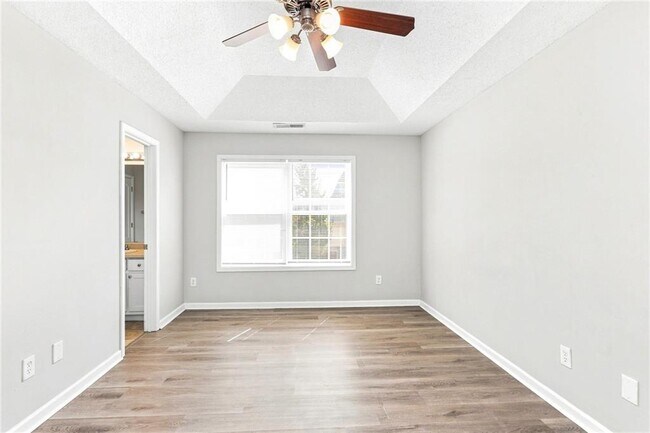 Building Photo - 8641 Thomas Ln