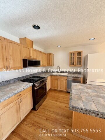 Building Photo - 8310 N Edison St