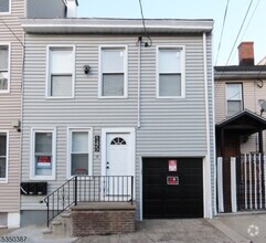 Building Photo - 145 Mill St
