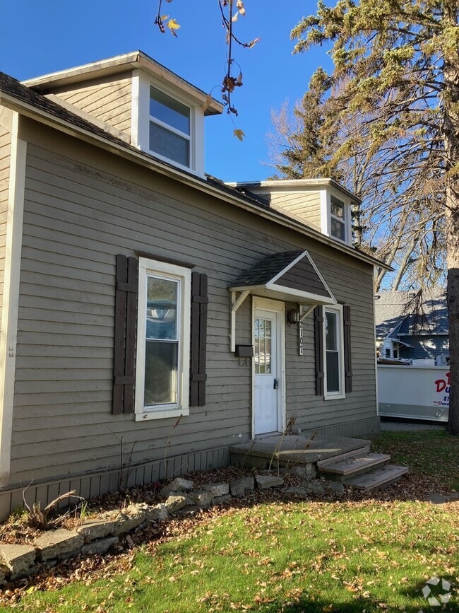 Building Photo - 2107 Poplar St