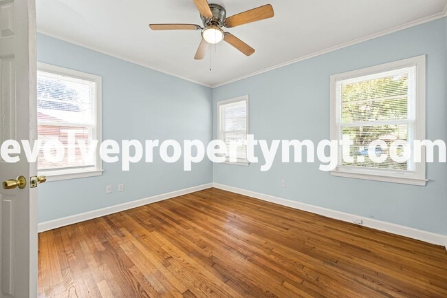 Building Photo - SPACIOUS CHARMING HOME!