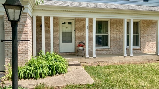 Building Photo - 61 Foxcroft Rd