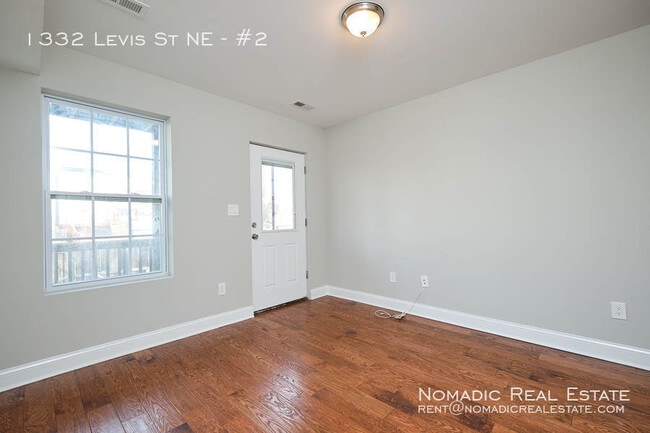 Building Photo - 1332 Levis St NE
