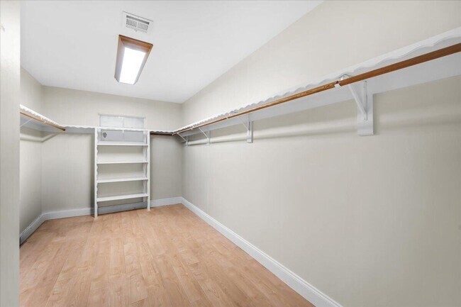 Building Photo - 2908 Banyan Blvd Cir NW