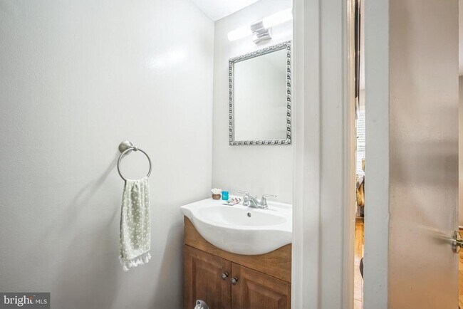 Building Photo - 7701 Durer Ct