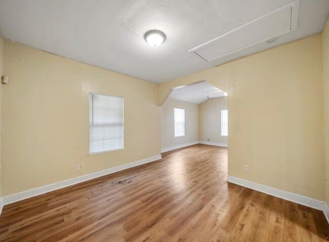 Building Photo - 2605 Warren Ave
