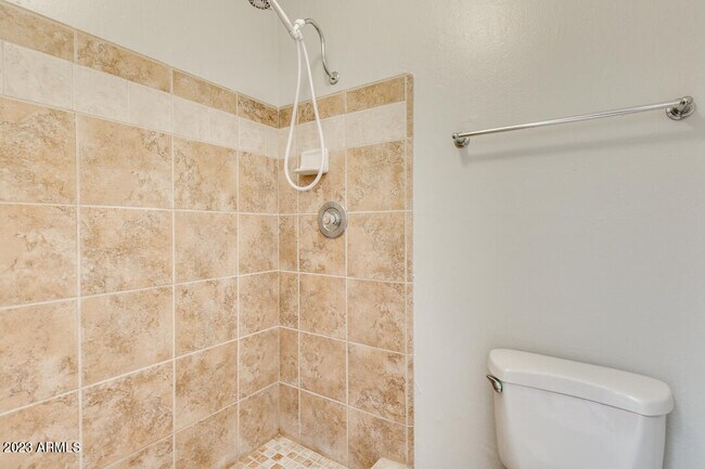 Building Photo - 5520 S Crows Nest Rd