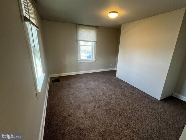 Building Photo - 3718 Norwood Ave