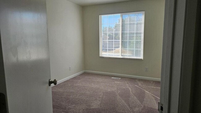 Building Photo - Shoshone Duplex